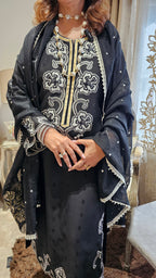 Beautiful Linen Cotton Three Piece Set With Soft Organza Dupatta and With Muslin Bottom