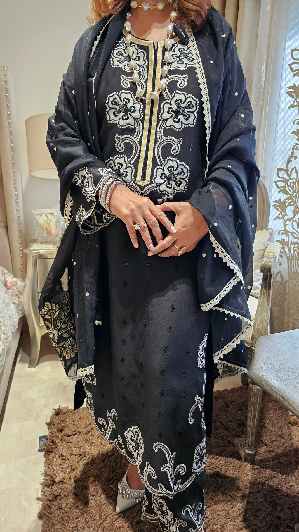 Beautiful Linen Cotton Three Piece Set With Soft Organza Dupatta and With Muslin Bottom