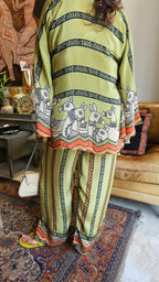 Stunning Bat Wing Style Crepe Silk Outfit With Digital Print