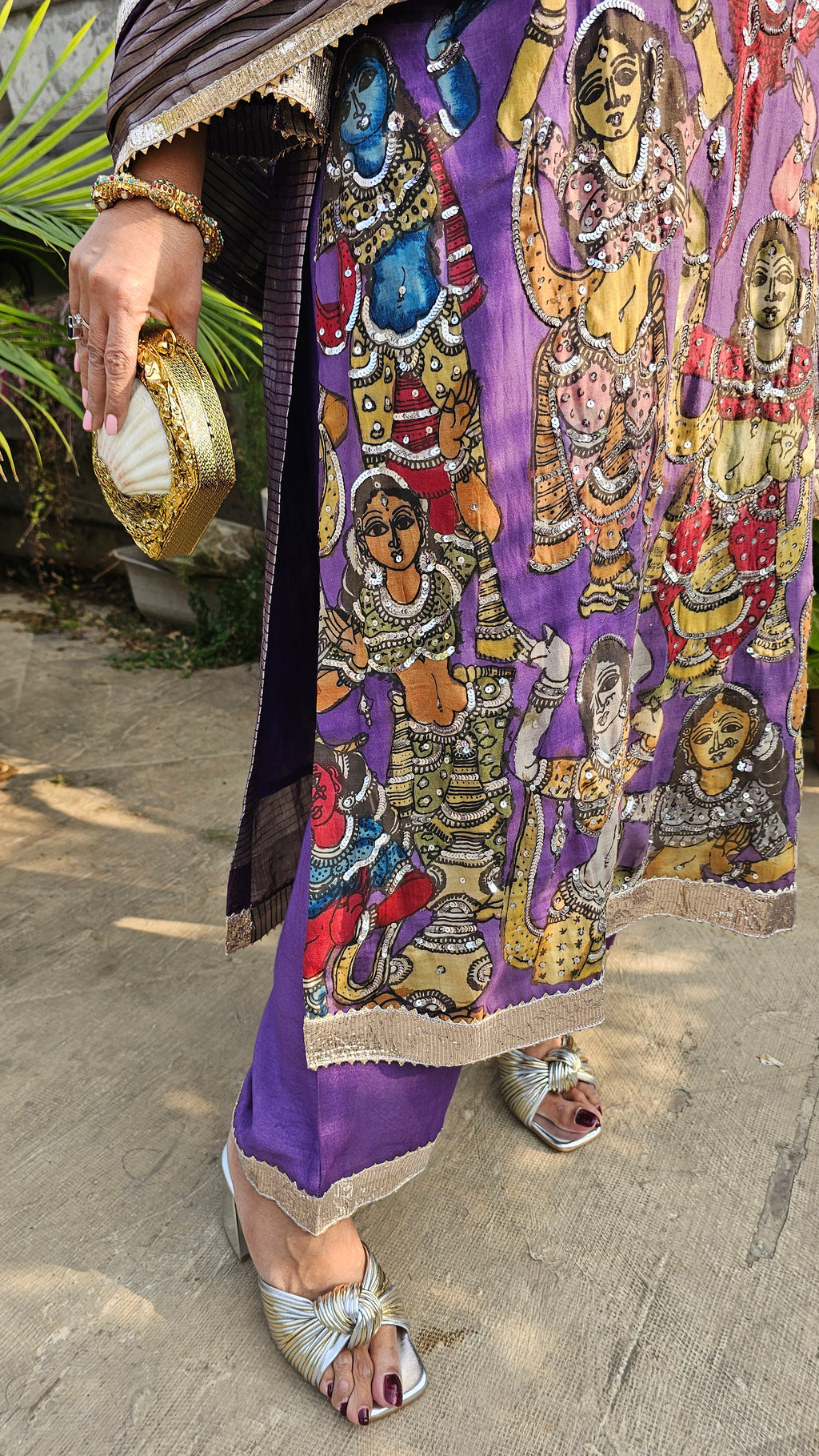 Beautiful Silk Hand Painted, Hand Embroidered Front and Pure Tissue Back and Stole