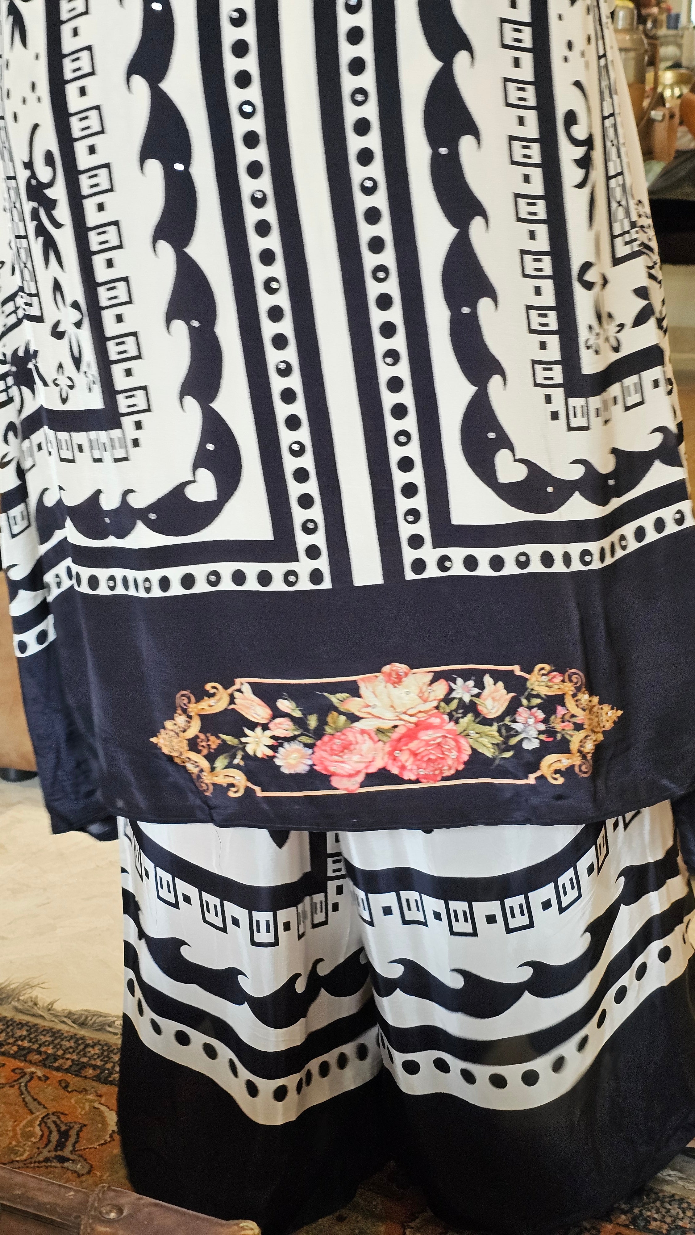 Stunning Digital Printed Aari Sippi Embroidery on Kurta With Digital Printed Bottom