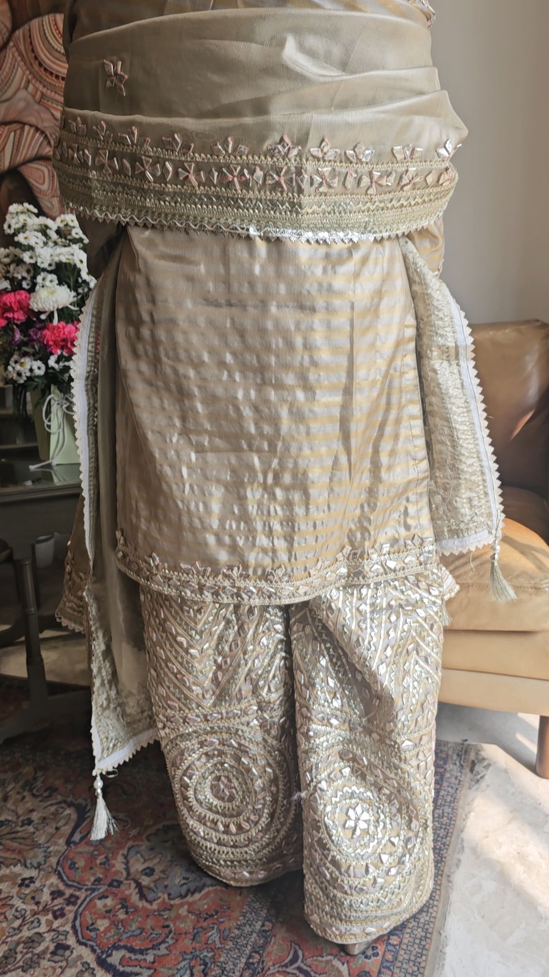 Stunning Wispy Metallic 3 Piece Set 