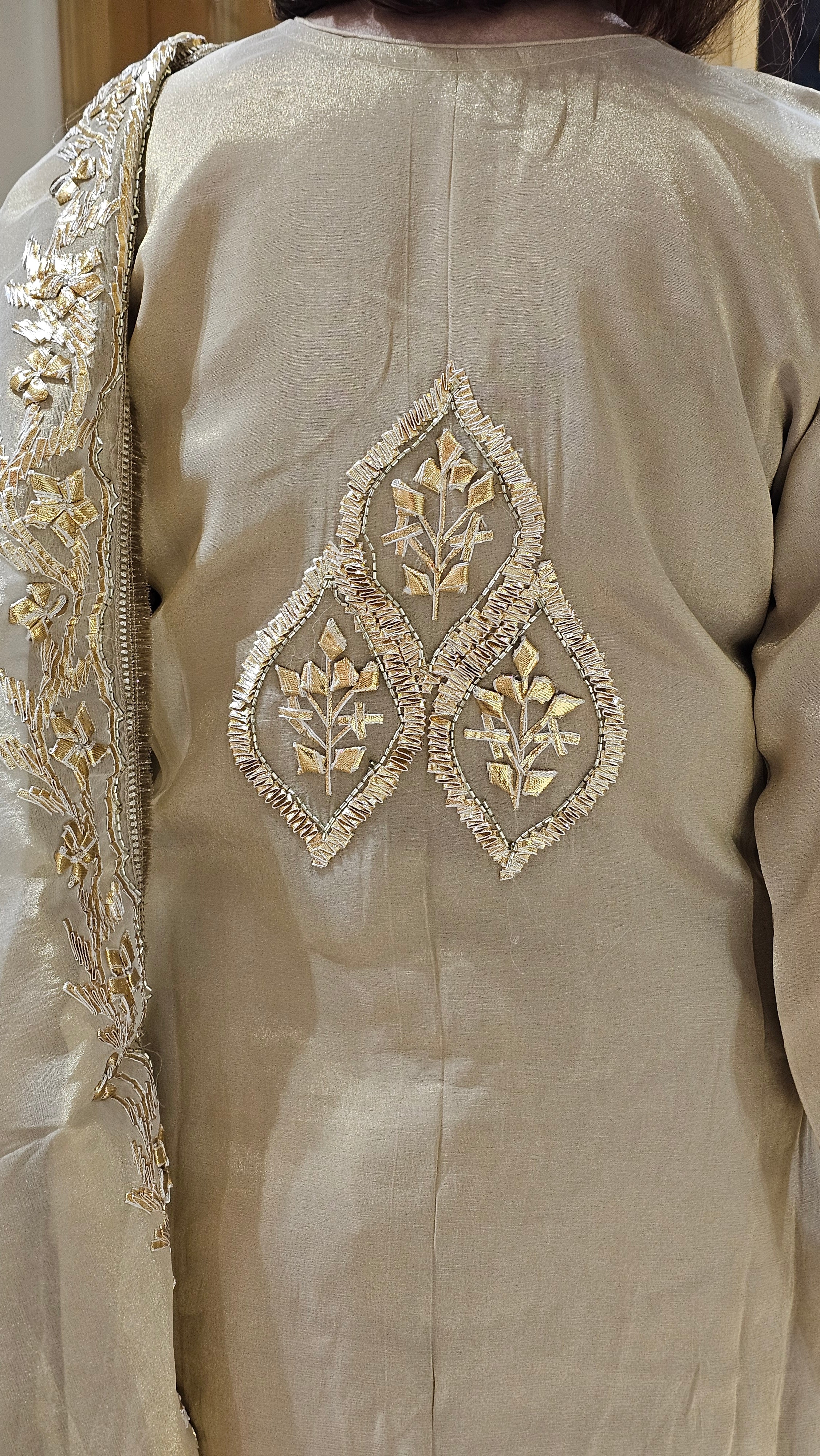 Adorable Wispy Metallic 3 Piece Set