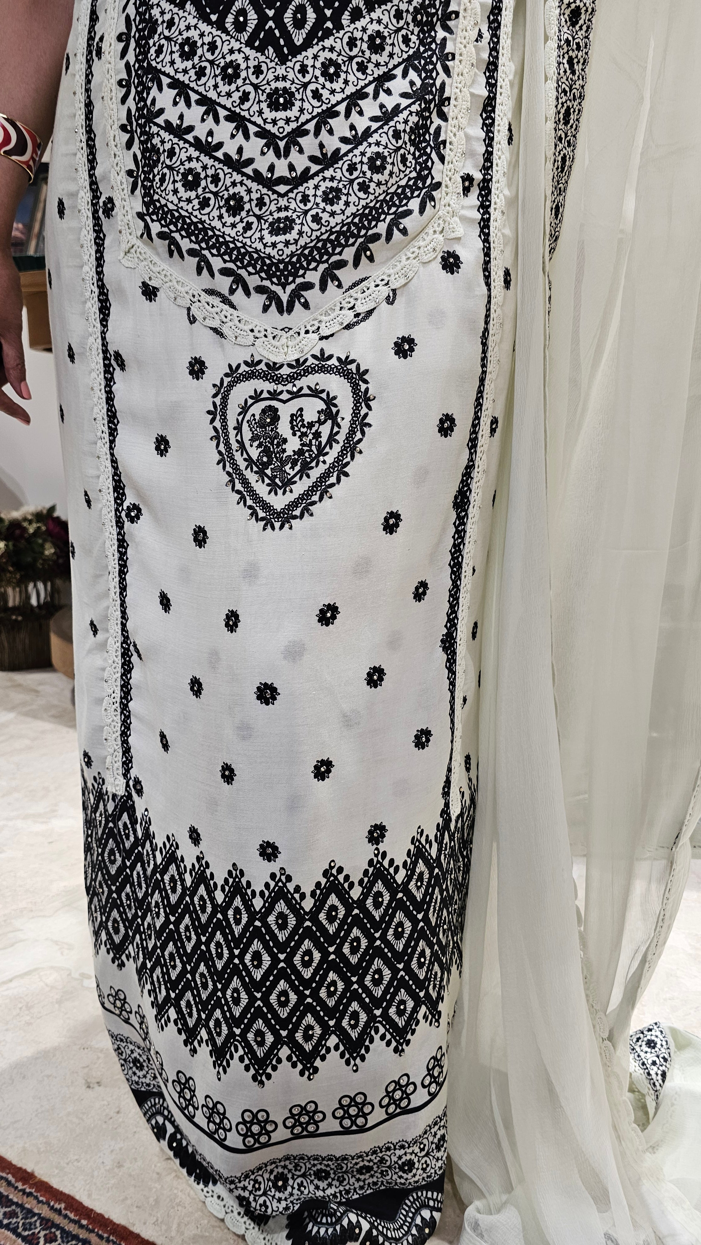 Soft & Comfortable Muslin Digital Print with Lace & Hand Embroidery with Pure Chiffon Dupatta