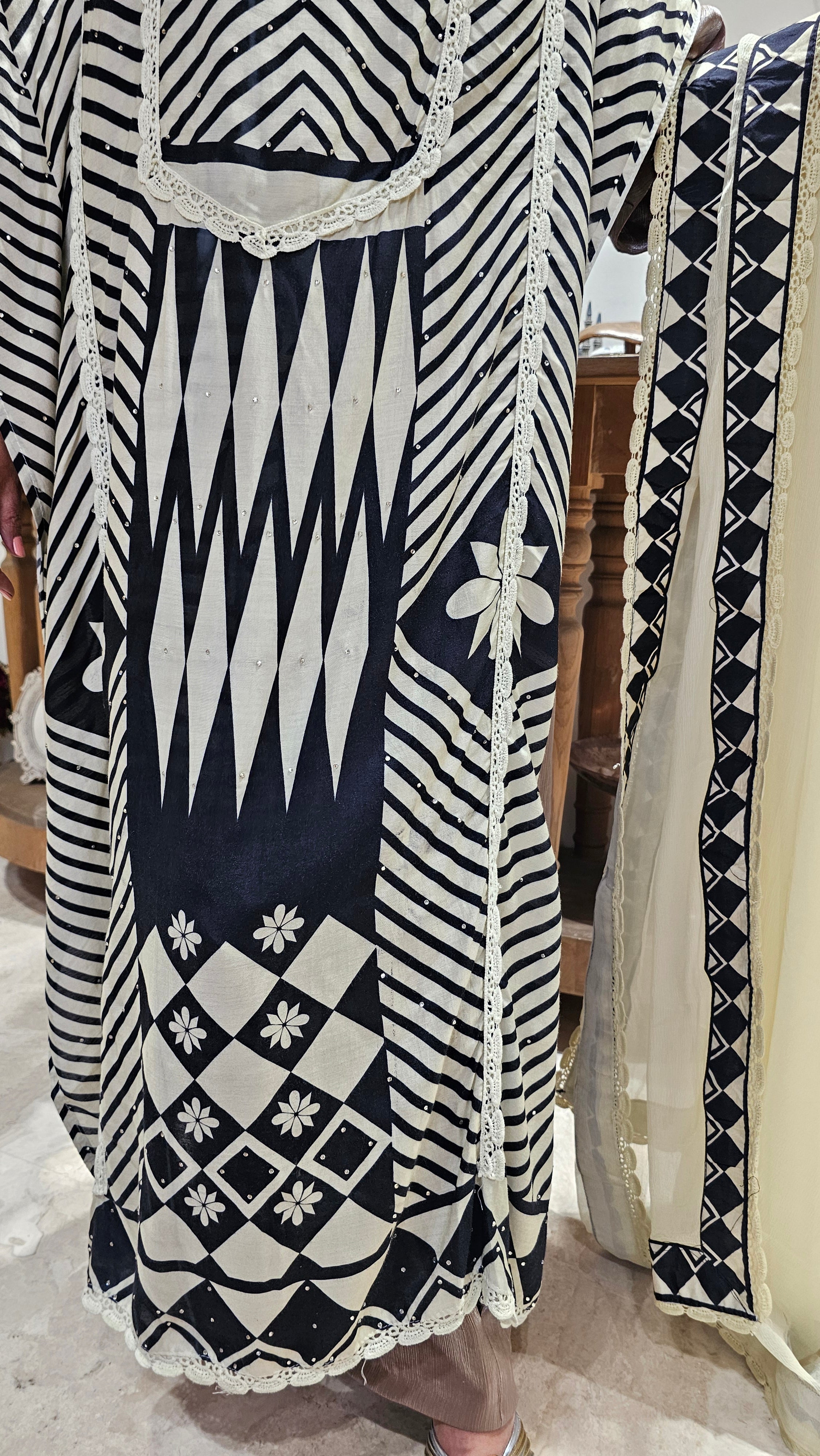 Soft & Comfortable Muslin Digital Print with Lace & Hand Embroidery with Pure Chiffon Dupatta