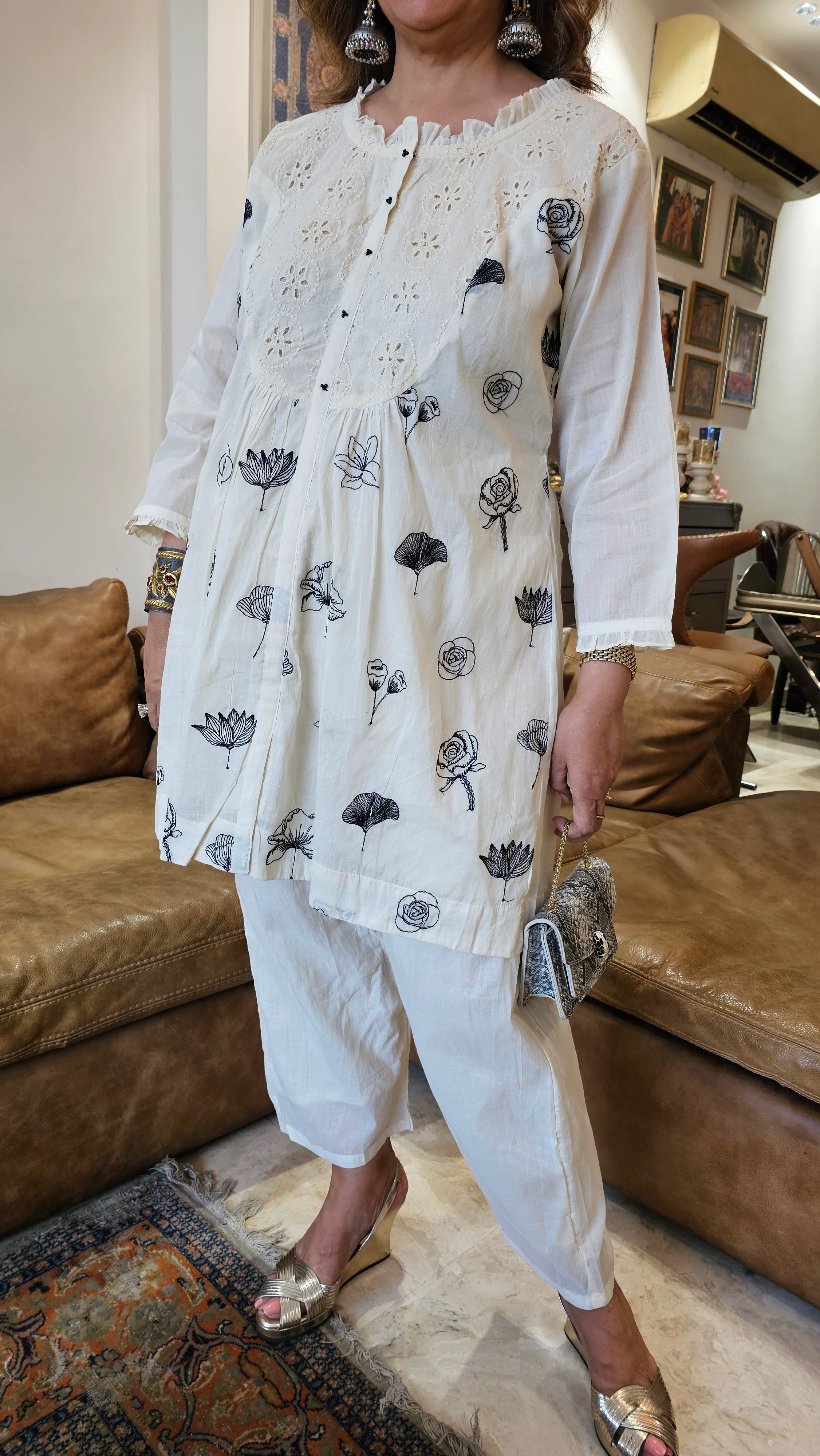 Stunning Mul Cotton 2 piece Set With floral thread work
