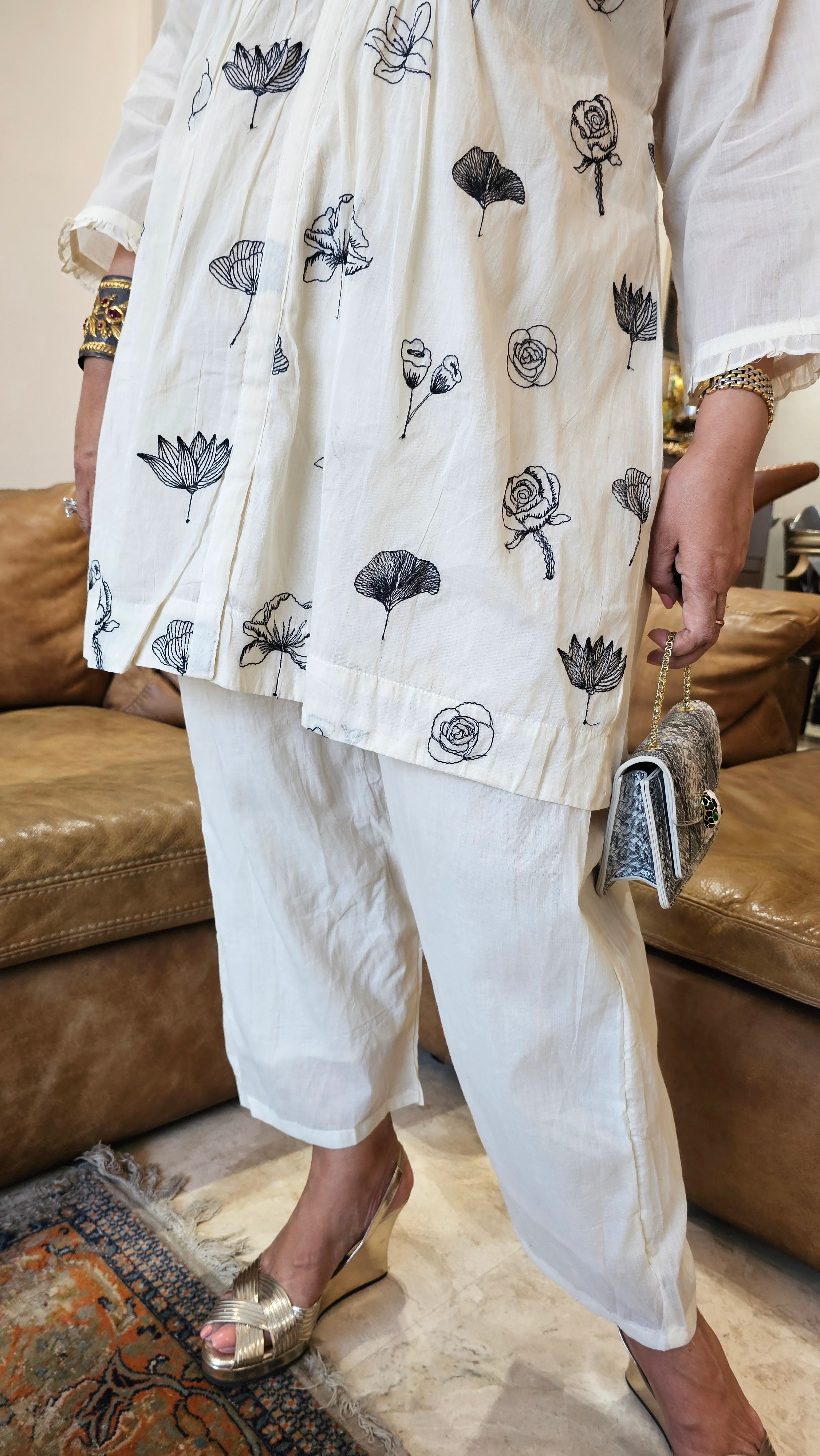 Stunning Mul Cotton 2 piece Set With floral thread work