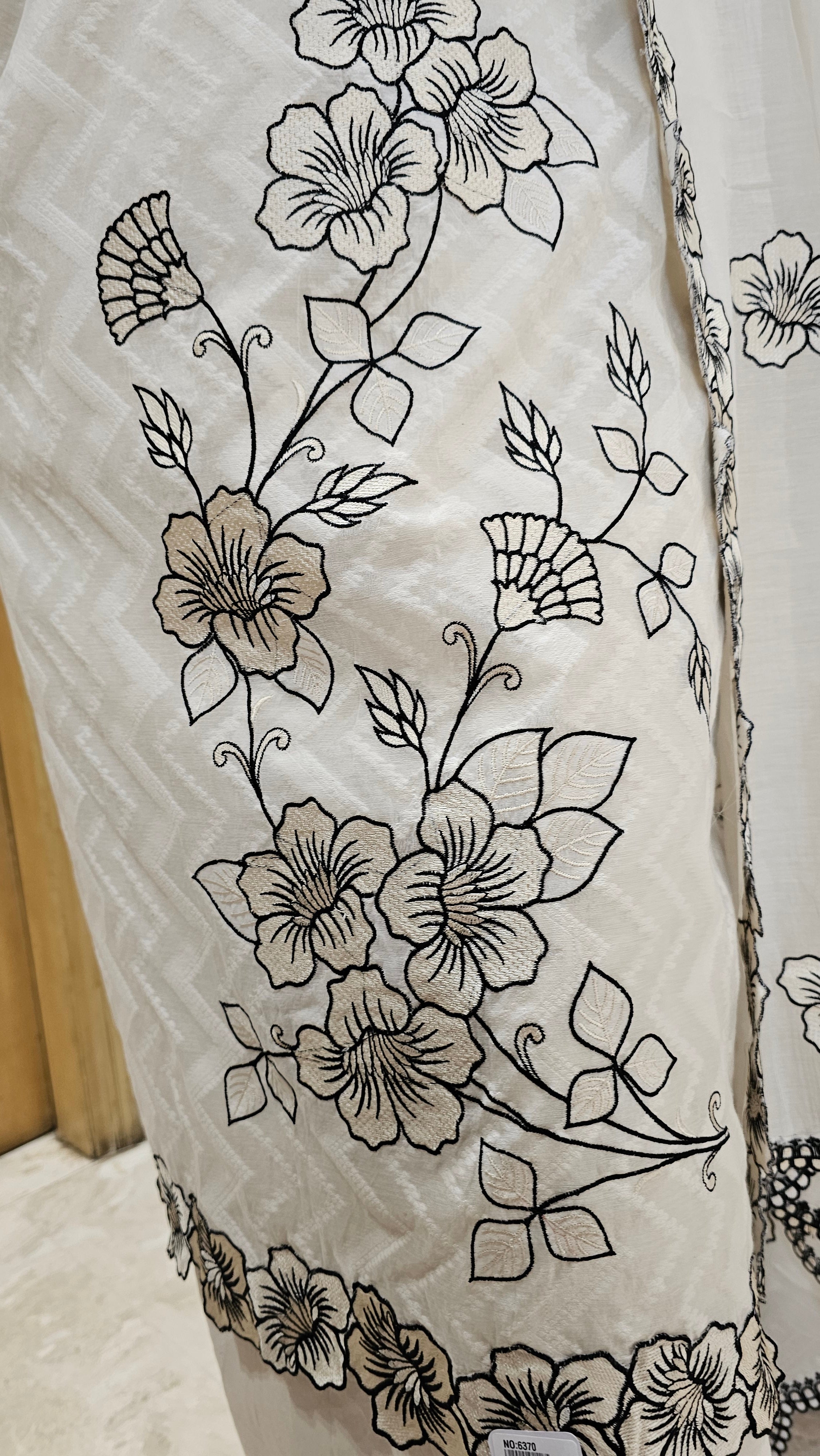 Stunning Mul - Mul & Unstitched 3 Piece Set with Applique Work