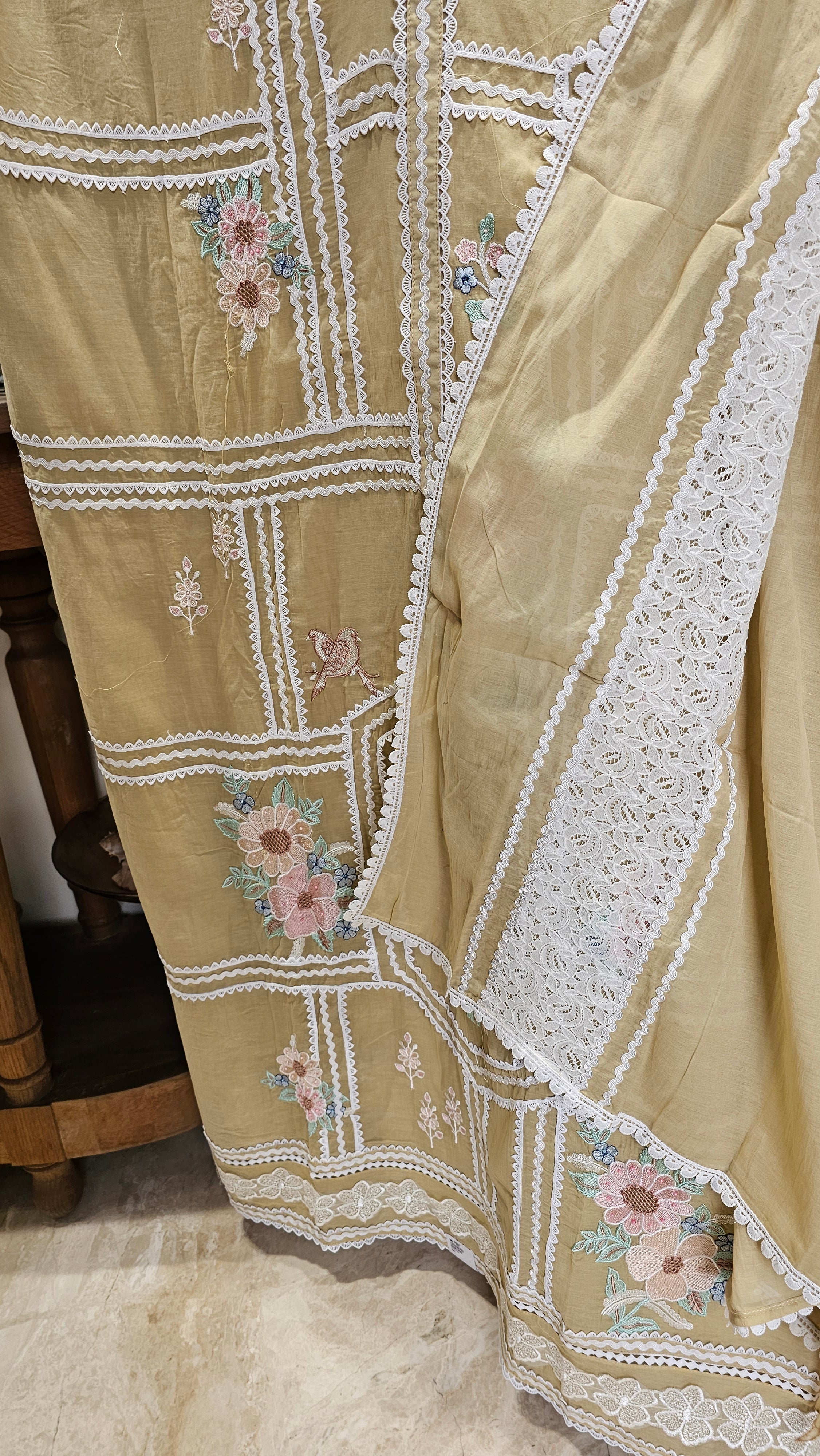 Beautiful Mul 3 piece set with Lace & Thread work