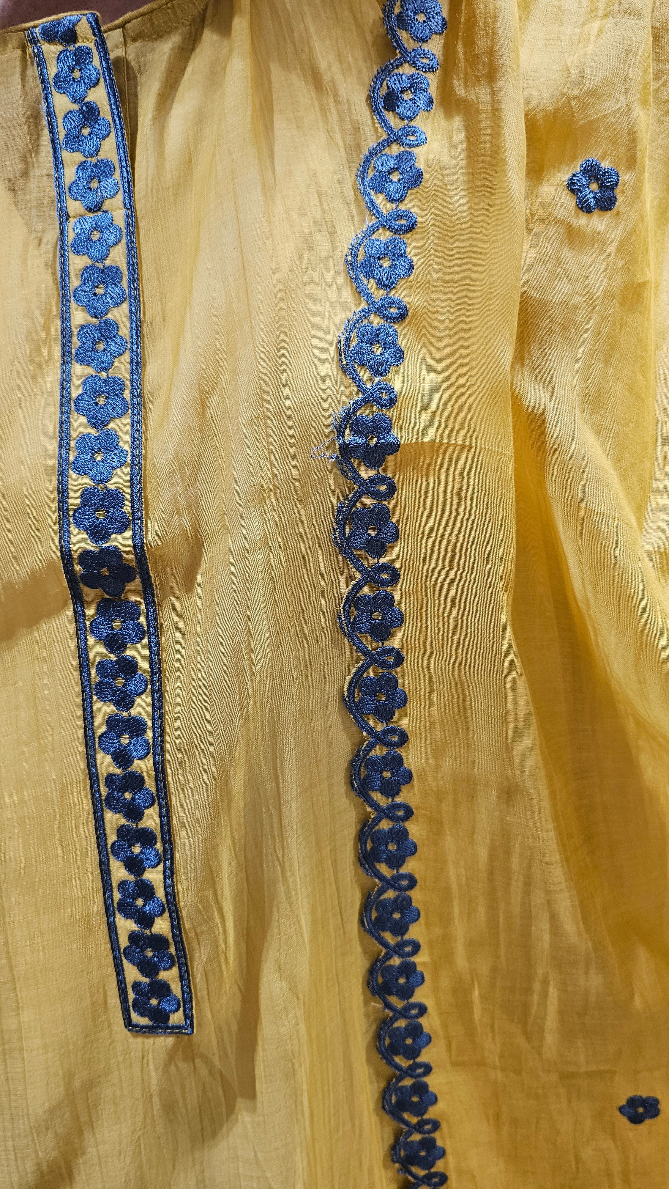 Stunning Mul Top & Dupatta With Rayon Bottom With Thread work