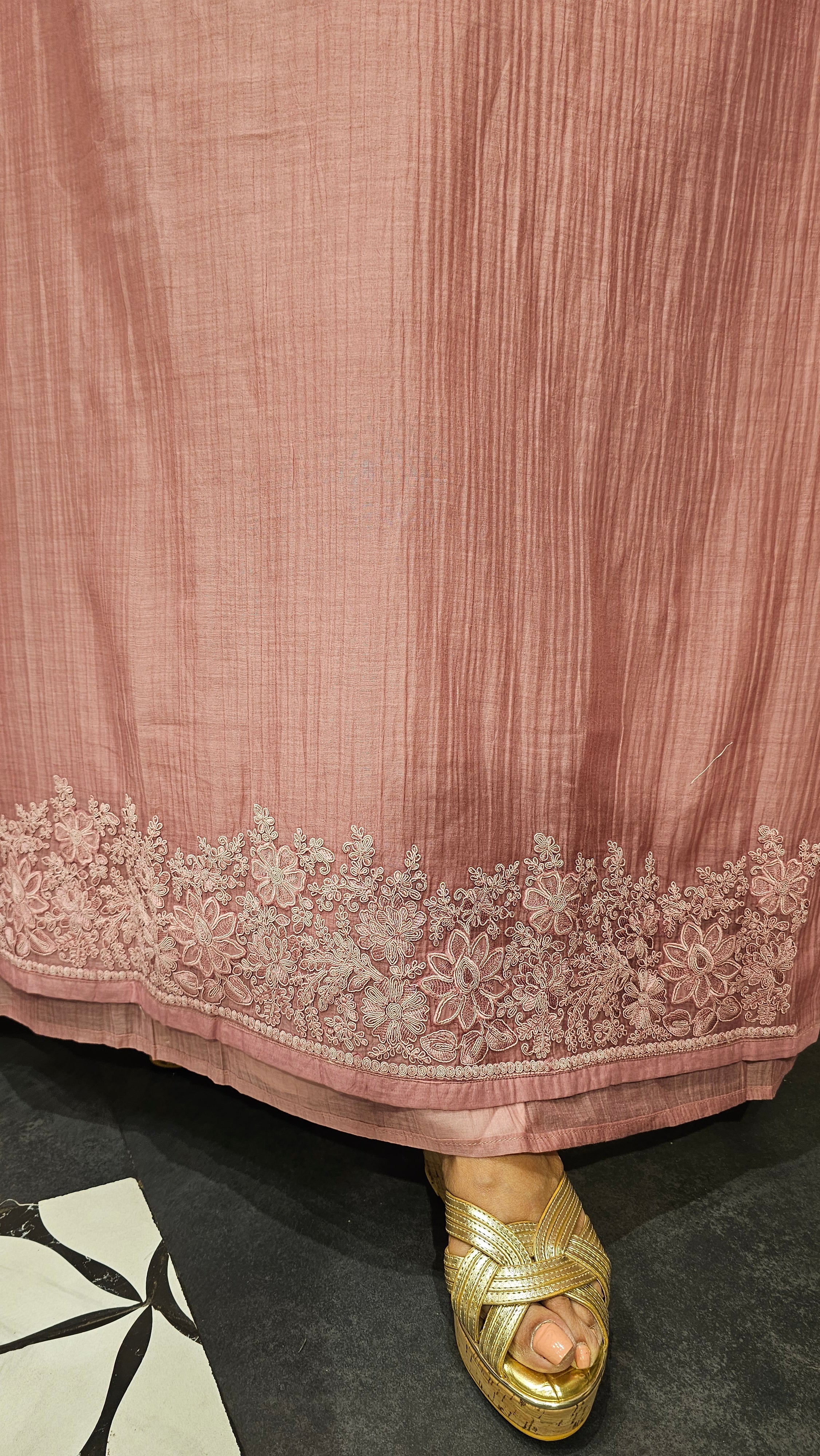 Beautiful Mul Fabric Suit trimmed With thread work