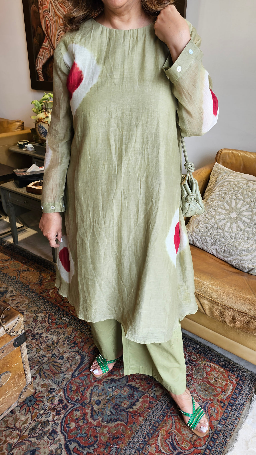 Beautiful Mul Tie & Dye Outfit with Mother of Pearl Work