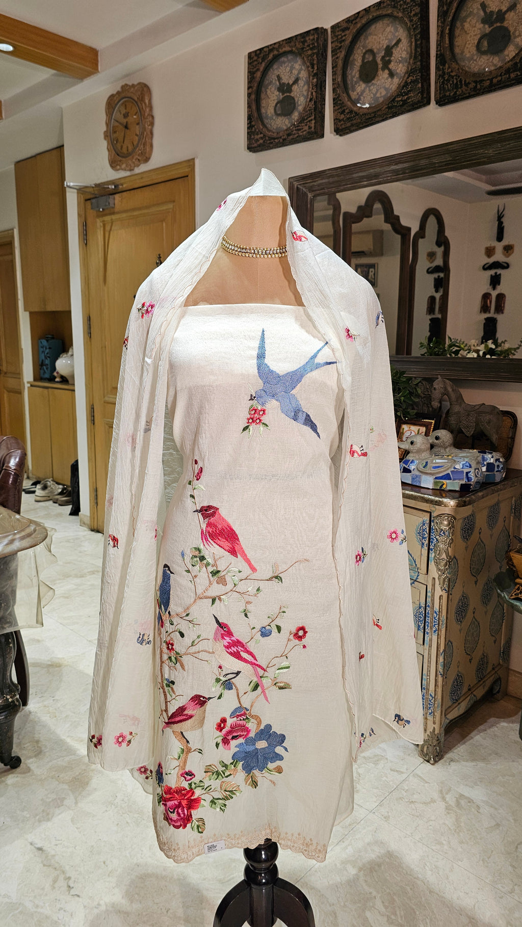 Beautiful Mul Unstitched Suit with Thread Work