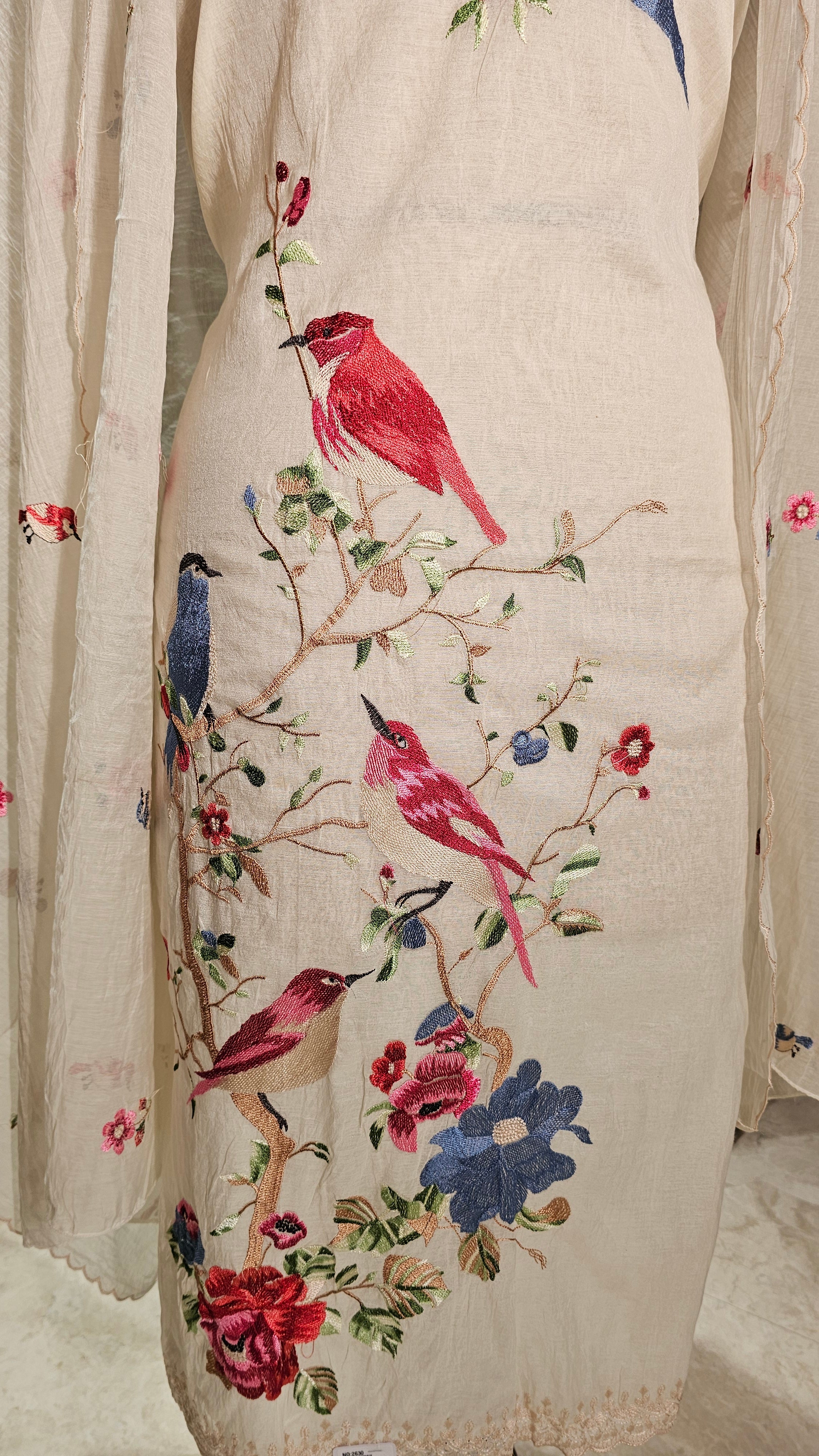 Beautiful Mul Unstitched Suit with Thread Work