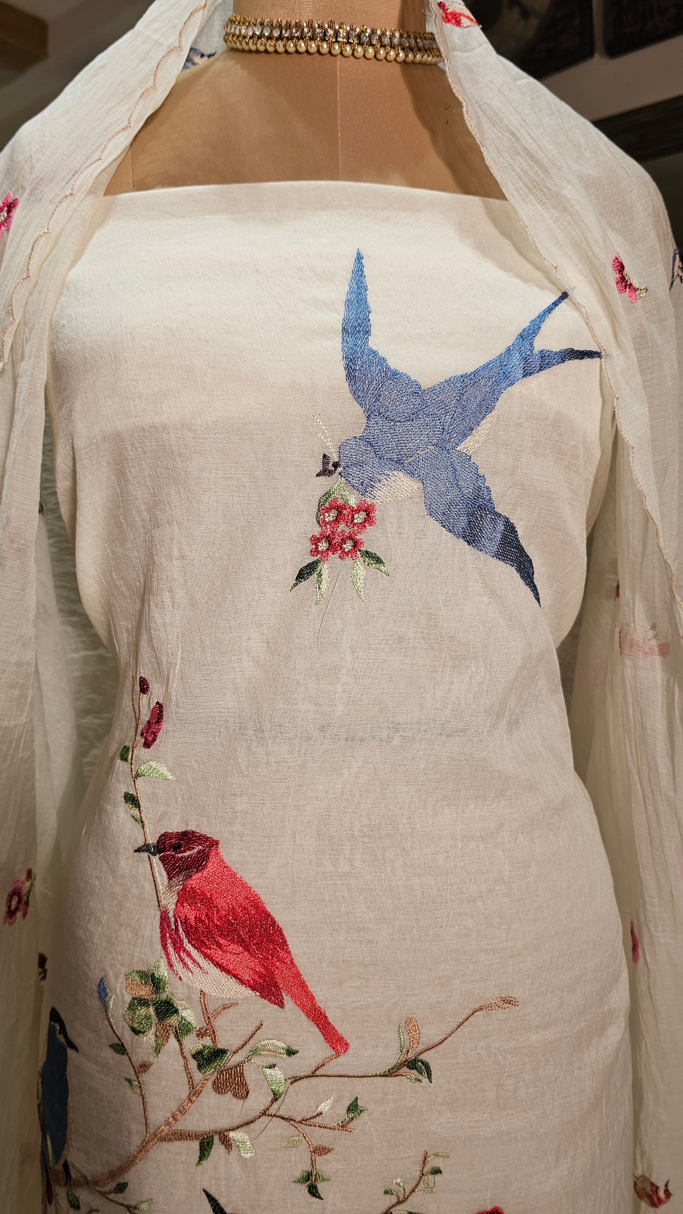 Beautiful Mul Unstitched Suit with Thread Work