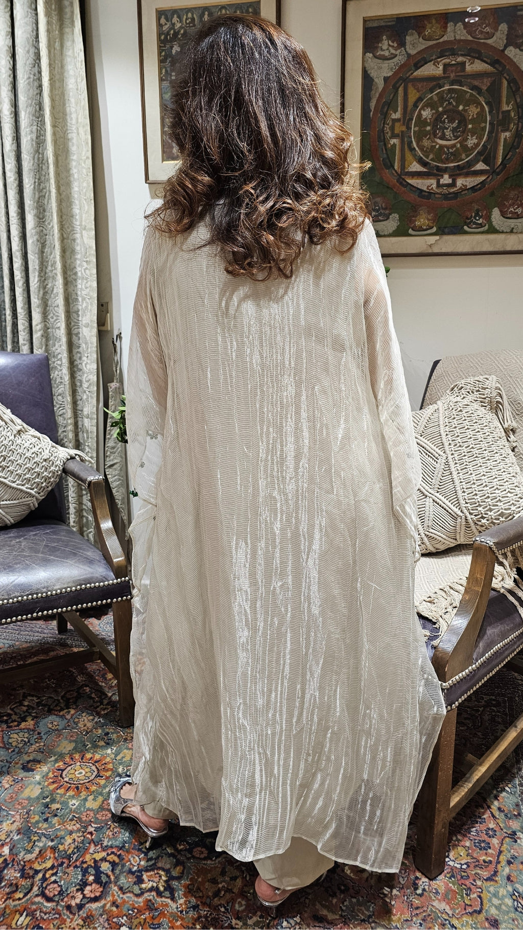 Hand Embroidered Silk Tissue Set with with Sui-ka-Kaam Dabka and Zardozi Cape