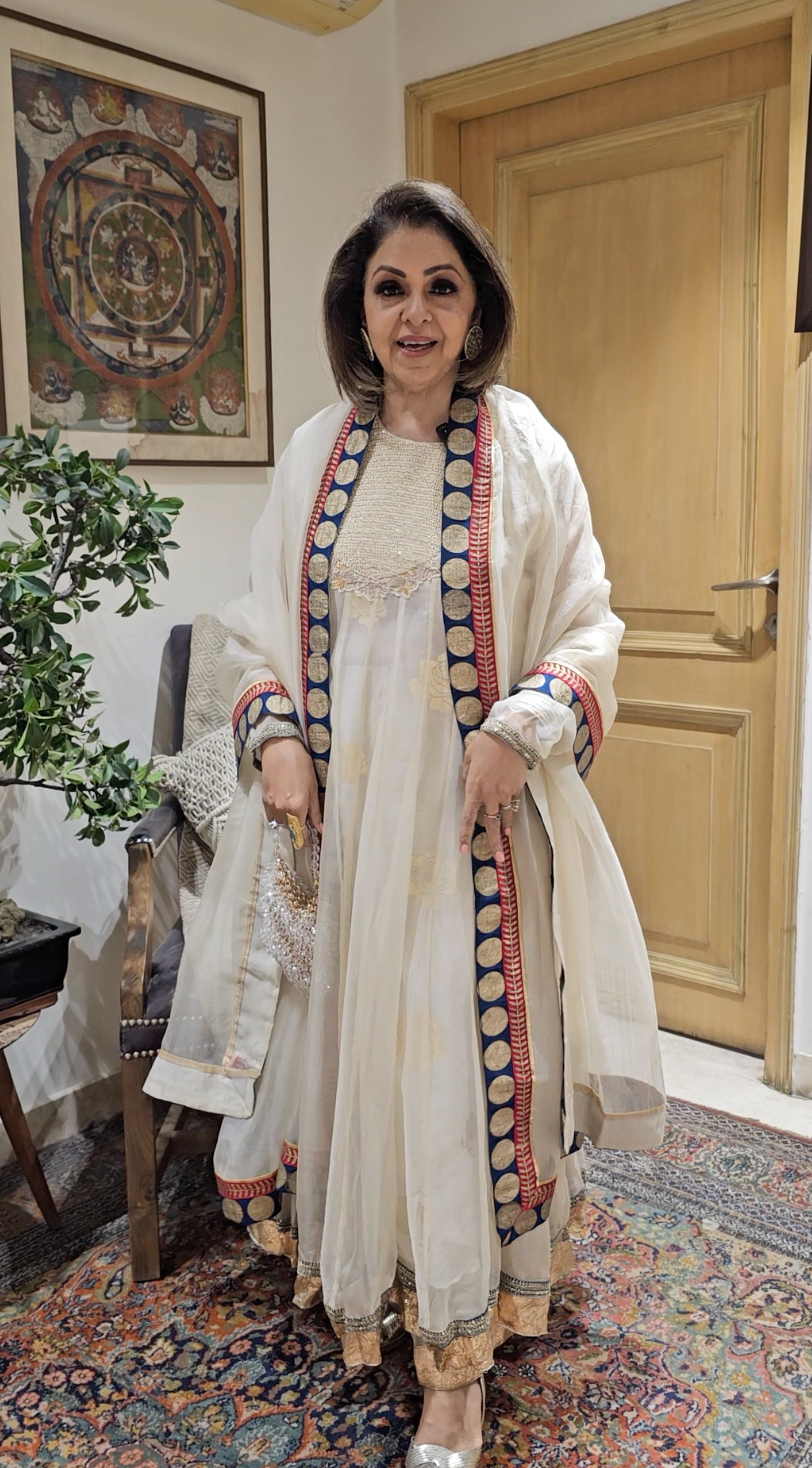 Beautiful Wispy Metallic 3 Piece Set 