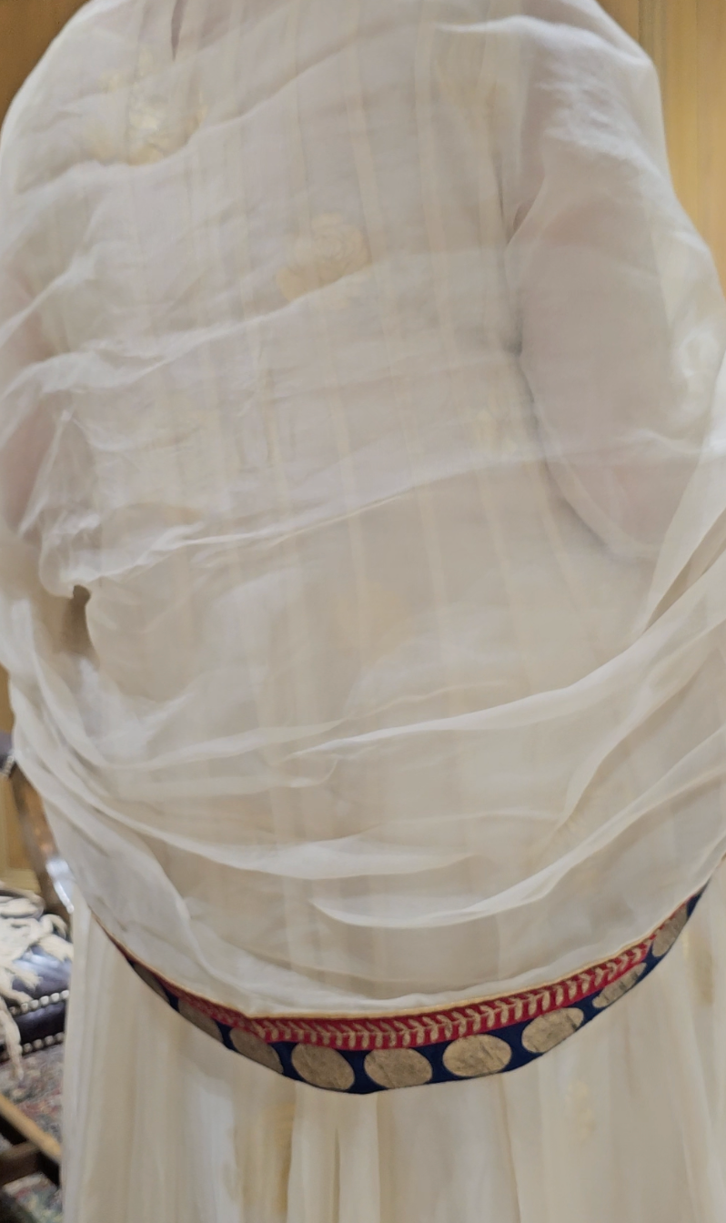 Beautiful Wispy Metallic 3 Piece Set 