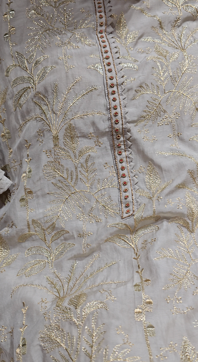 Showstopper Mul 3 piece set with Gold Zari & hand work