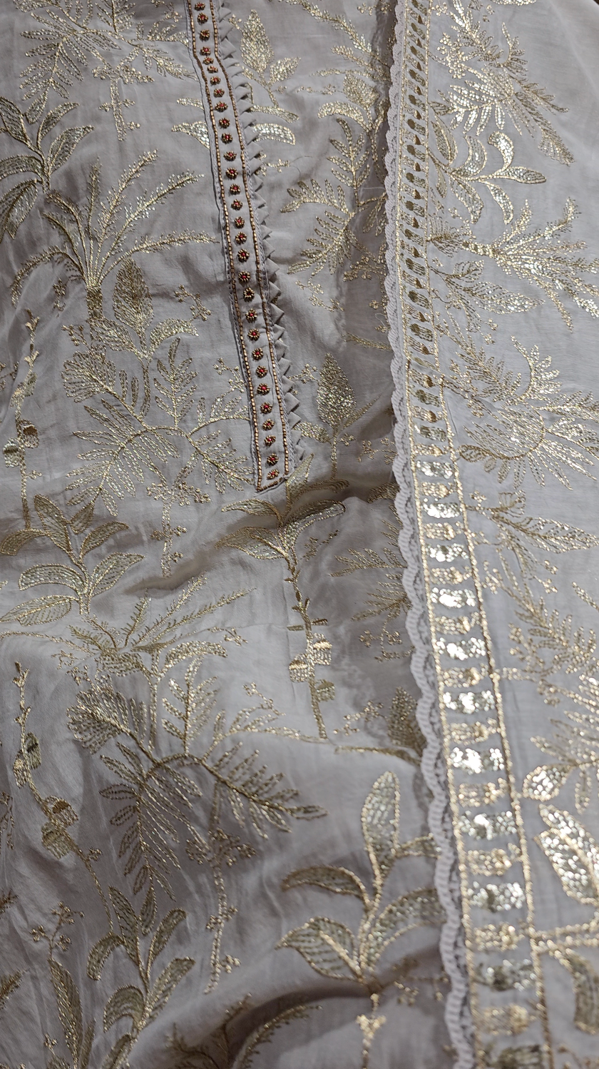 Showstopper Mul 3 piece set with Gold Zari & hand work