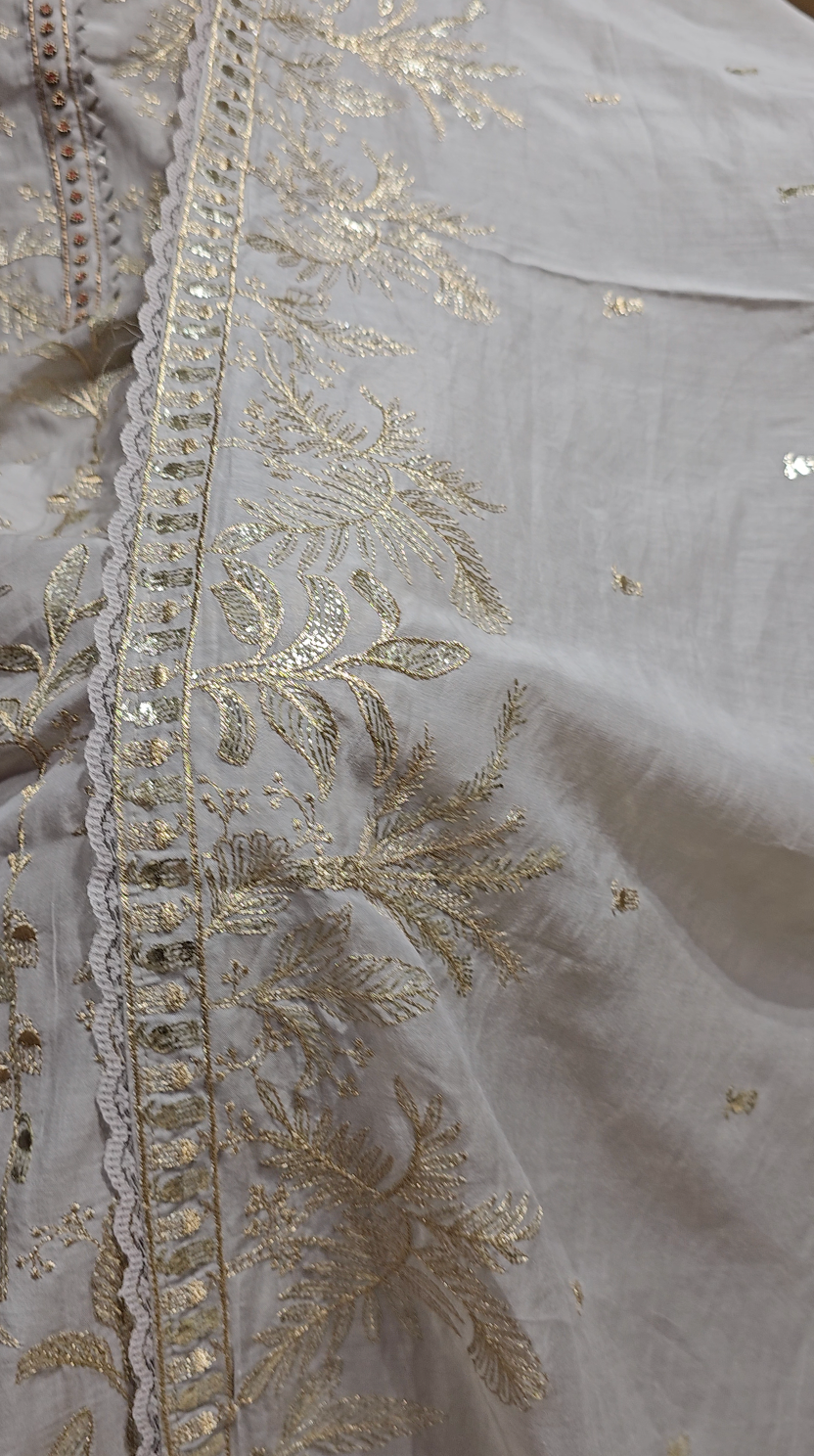 Showstopper Mul 3 piece set with Gold Zari & hand work