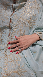 Showstopper Mul 3 piece set with Gold Zari & hand work